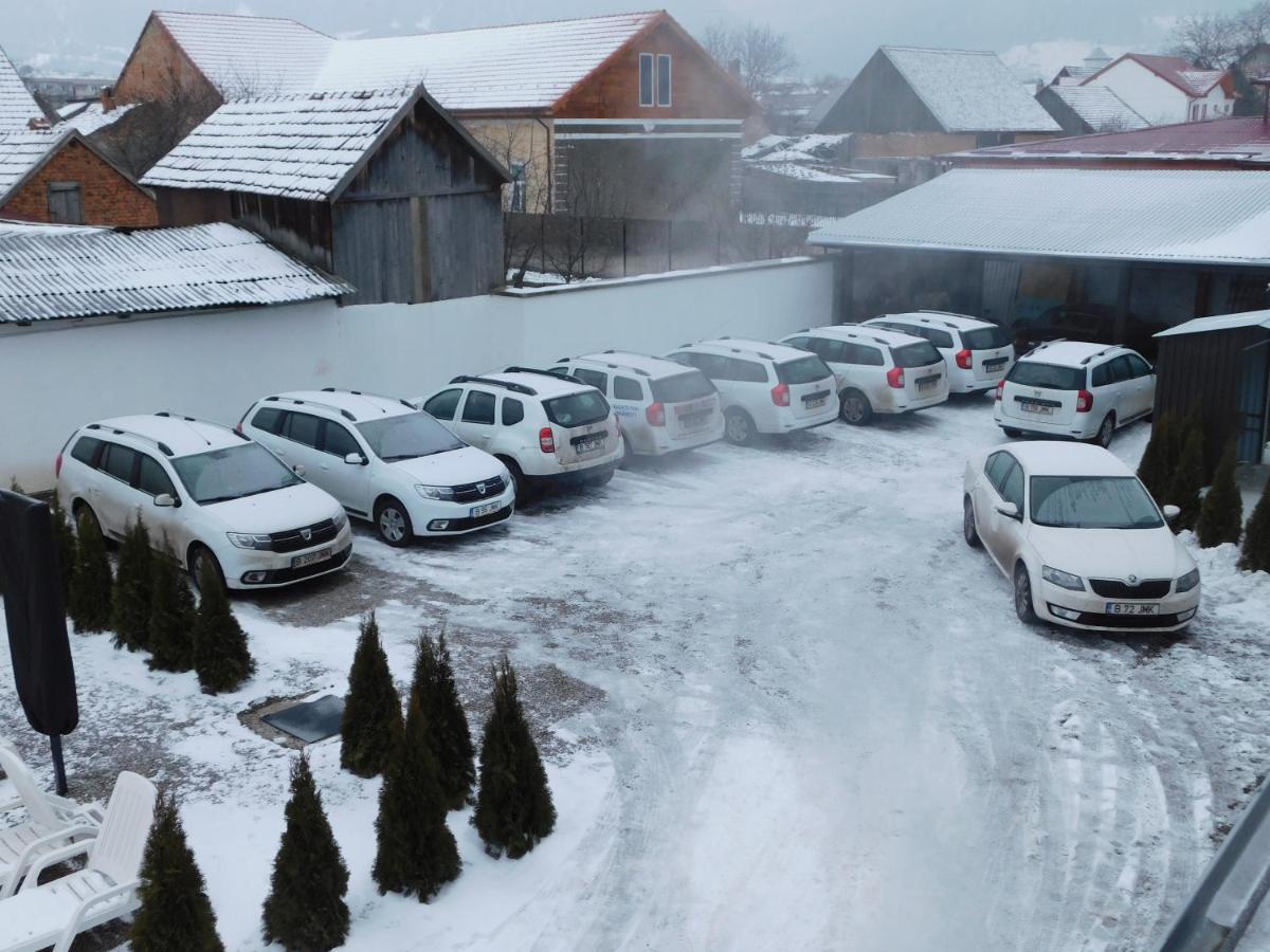 Mountain Vista Suites Zărneşti エクステリア 写真